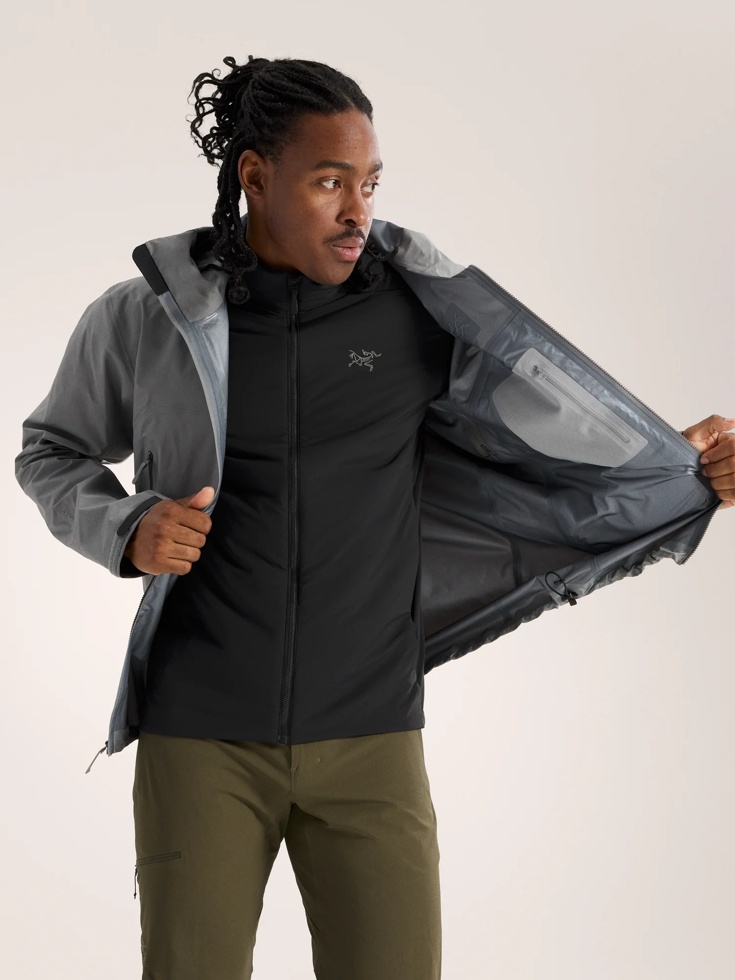 ARC'TERYX Atom SL Jacket｜季節の変わり目に軽く羽織る | TWOPEDAL