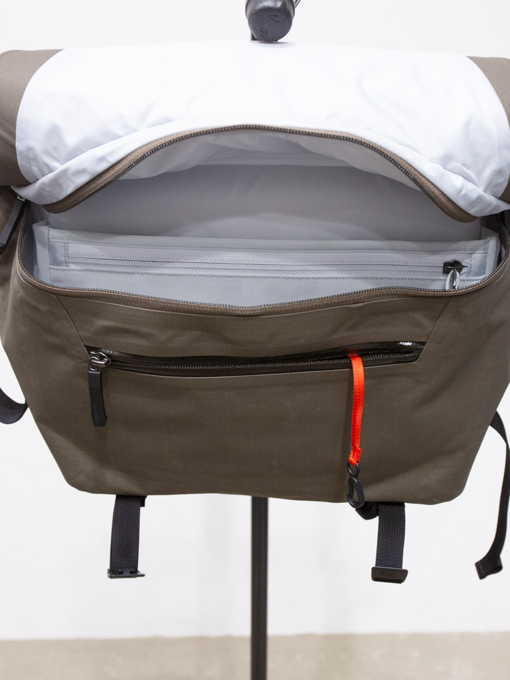 ARC'TERYX Granville 10 Courier Bag X000010384｜街を軽快に動ける10L